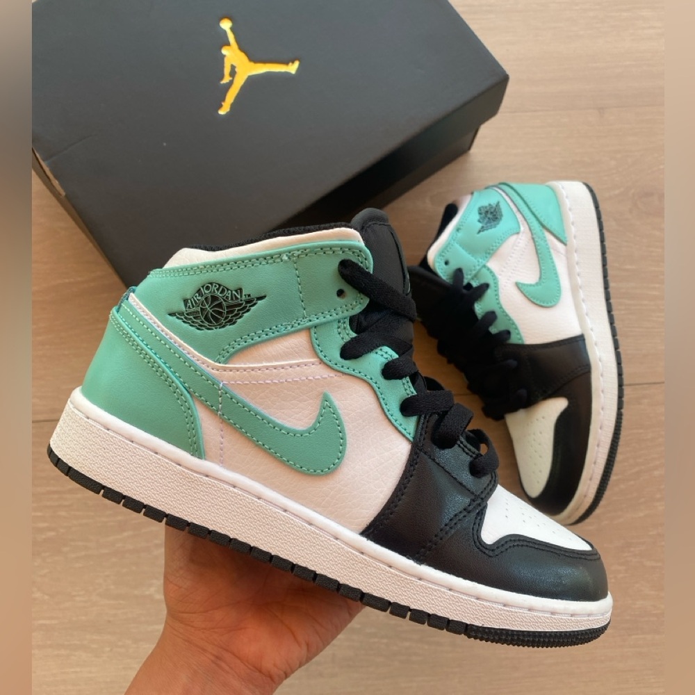 Nike Jordan 1 Mid Tropical Twist Igloo Size 3.5Y/Womens 5 EUC/Like New